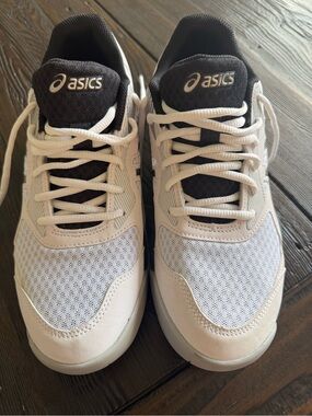 Asics White and Black Mesh Lace-Up Running Shoes